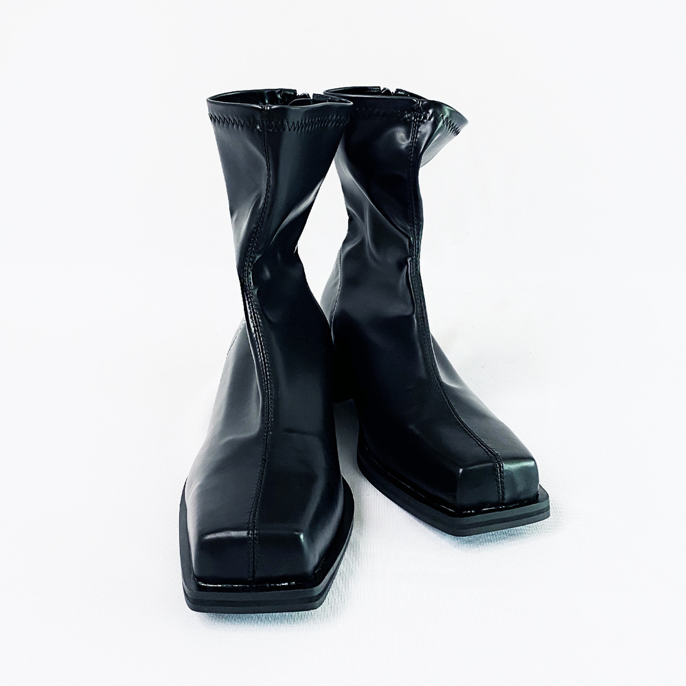SQUARE ANKLE BLACK BOOTS